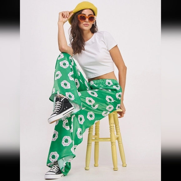 NWT SPACE TRAVELER ALIEN PRINT SATIN STRAIGHT LEG PANT, VARIOUS SIZES - Picture 6 of 9